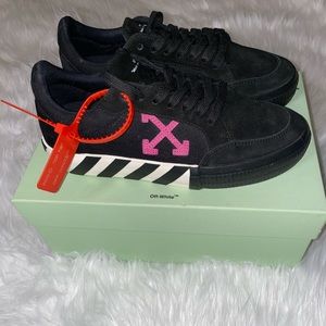 Off-White Black and Pink Low Vulcanized Sneakers